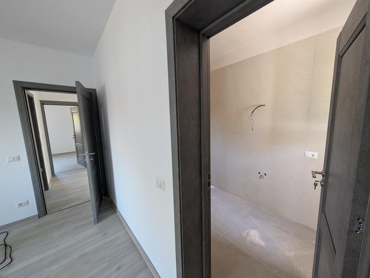 Vând casa la cheie în Hemeius - Parc Dendrologic