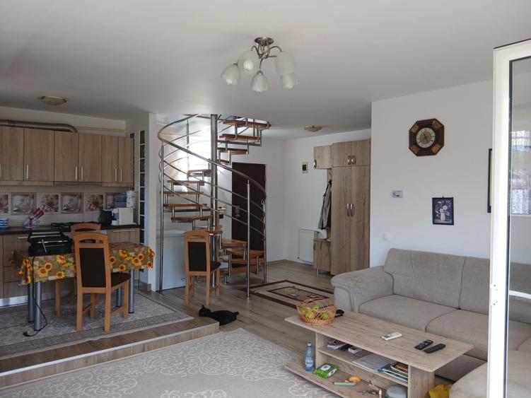 Apartament 3 camere \ 122 mp cu parcare inclusa in pret.