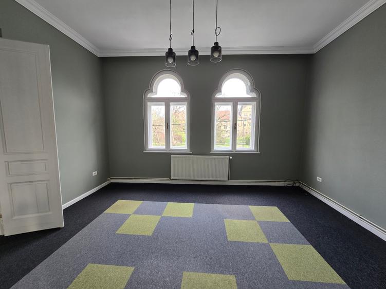 Locatie centrala in vila, cu vedere la Bega