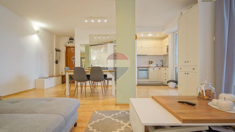 Comision 0 %! Apartament cu 4 camere de vânzare în Centrul Civic
