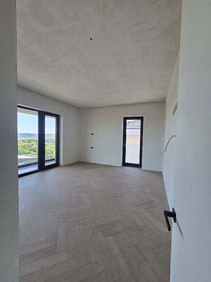 VILĂ PREMIUM NOUĂ ÎN COPOU – VITICULTORI | 215 MP UTILI | TEREN 570 MP | GARAJ |