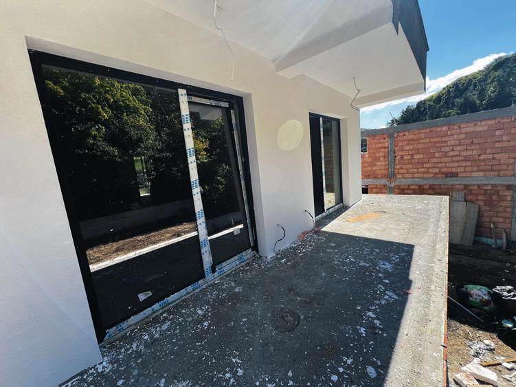 Casa individuala , 146 mp utili , 400 mp teren liber , in zona Tauti
