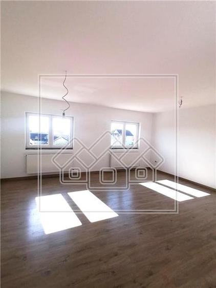 Spatiu birouri/ centru medical/ afterschool - 200 mp - Selimbar