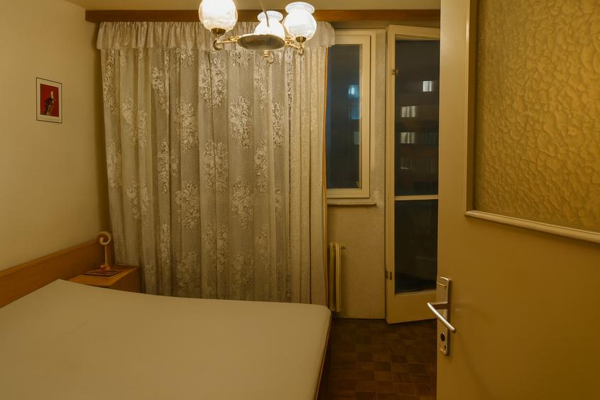 VANZARE AP 2 CAM SALA PALATULUI