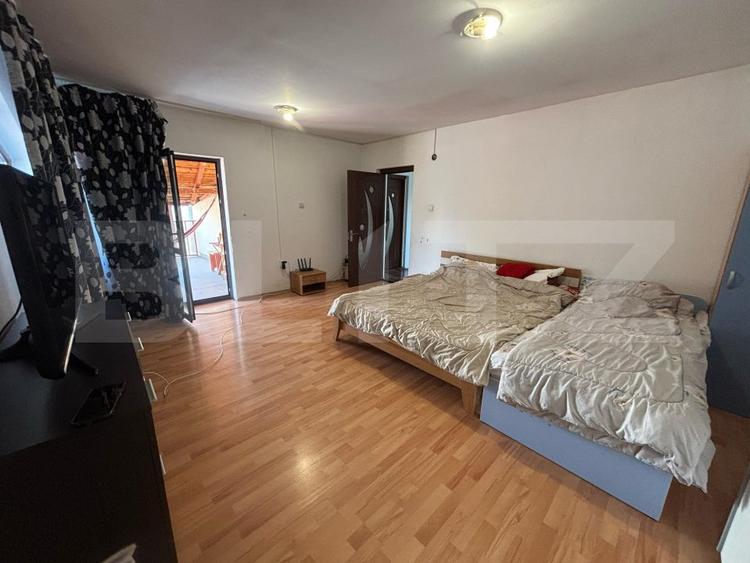 Casa de vanzare cu 5 camere, 200 mp, zona Micro 3