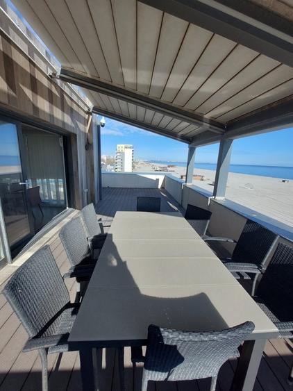 Mamaia - penthouse cu 3 camere, 2 bai, terasa generoasa