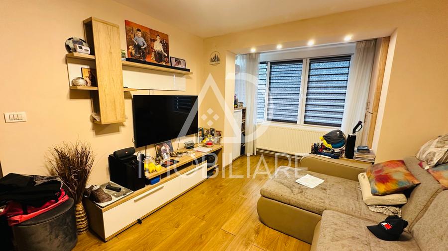 Vânzare apartament 3 camere, strada Unirii , zona Gârdu