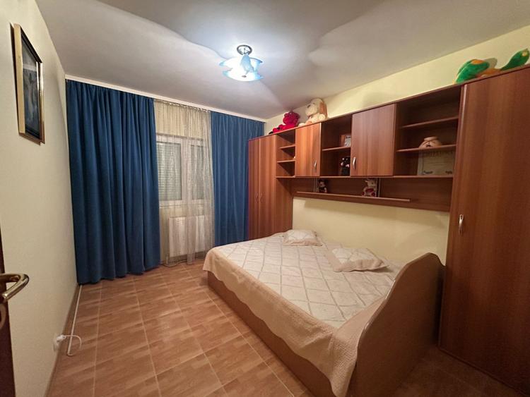 - Apartament 3 camere Buzaului, suprafata 66mp, etaj 2