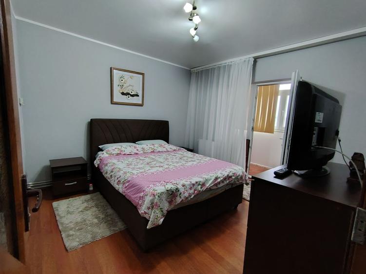 Inchiriez apartment 3 camere.