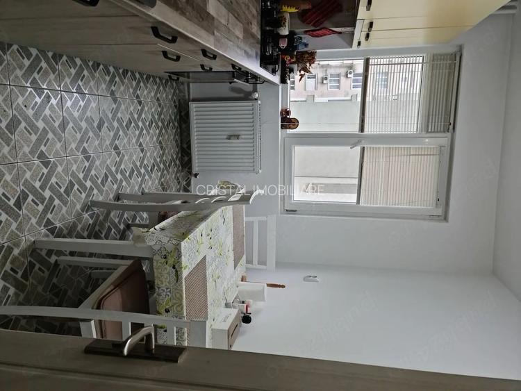 🔑 Vanzare apartament 2 camere – Zona Titan / Piața Trapezului