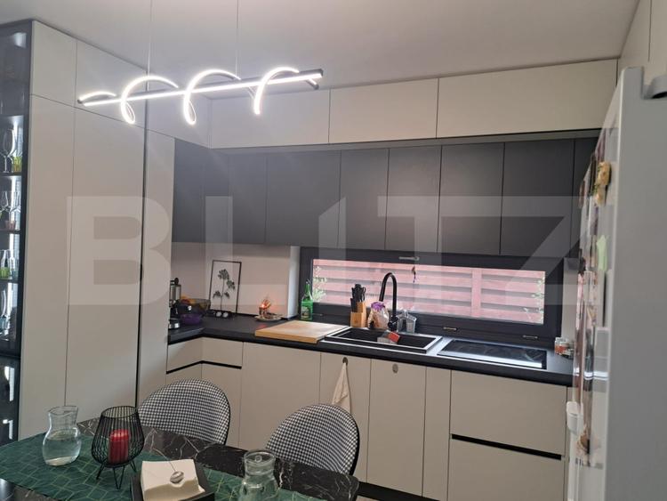 Casa parter cu priveliste spre munte,singur in curte