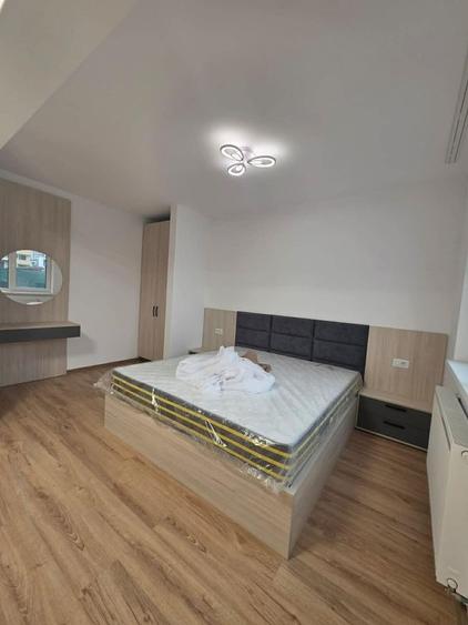 Apartament 2 camere, Tractoru, zona Coresi