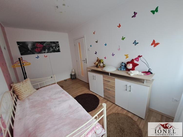 Vanzare apartament patru camere in Cugir