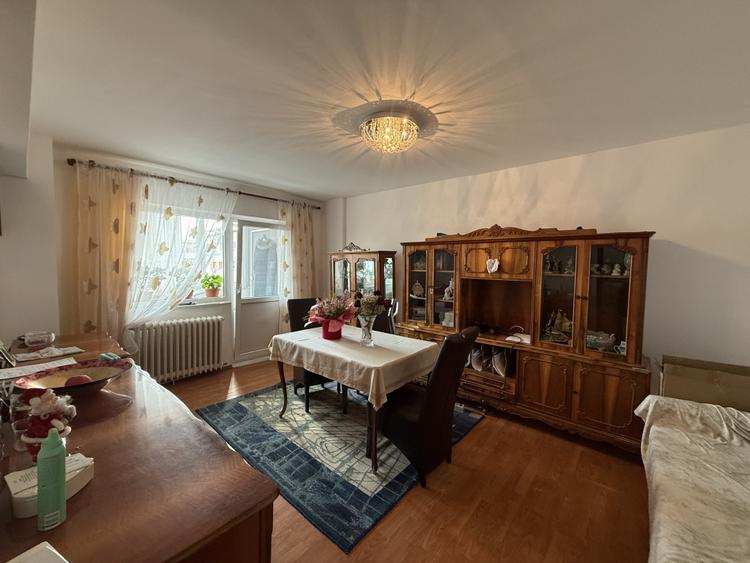 Apartament cu 3 camere de vanzare |65 MP UTILI | ETAJUL 3 | CETATE | 1 PARCARE.