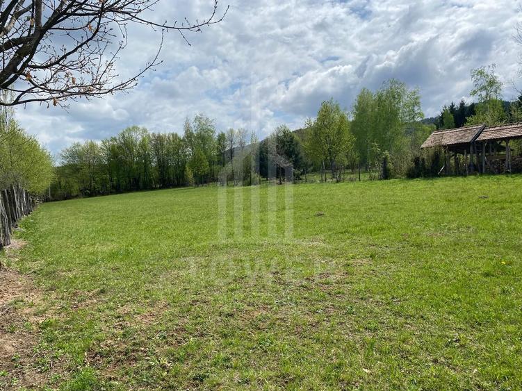 Teren intravilan 1200 mp – utilități la poartă, zonă exclusivistă Sibiel
