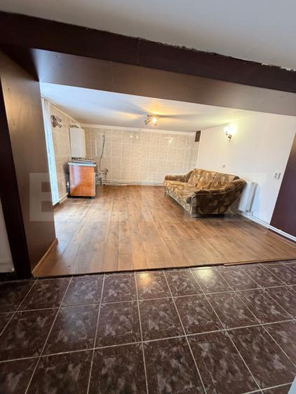 Casa individuala, 546 mp, 8 camere, 2 garaje, 905 mp teren, Feleacu
