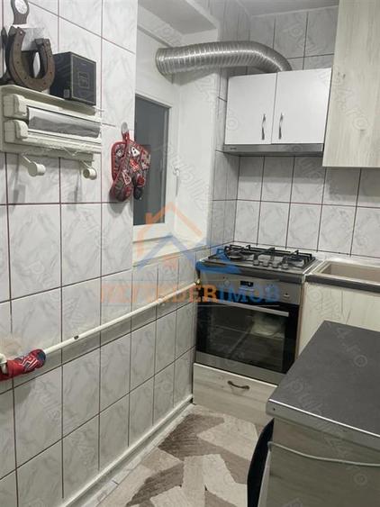 Apartament de vanzare cu 2 camere, zona Titan