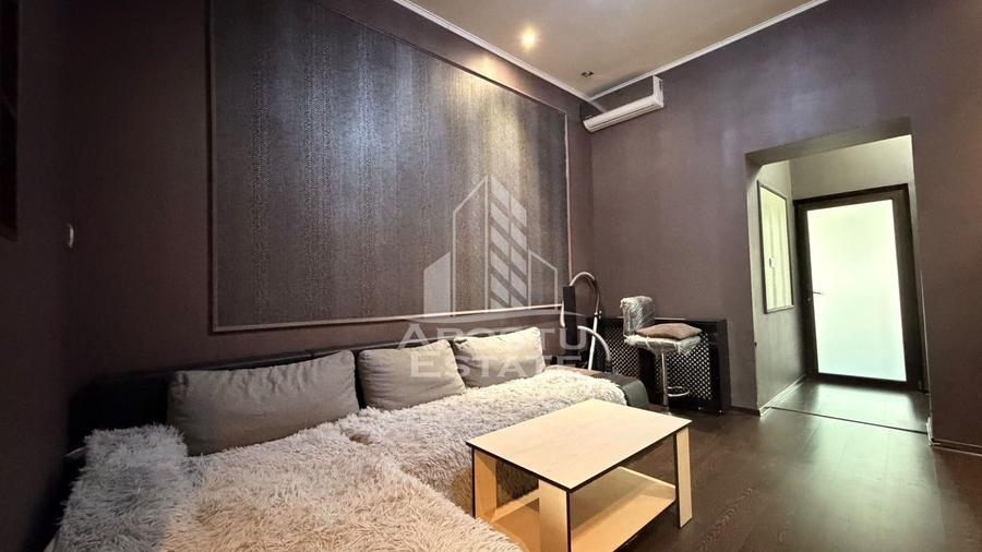Apartament cu 3 camere de vanzare in cladire istorica, Timisoara