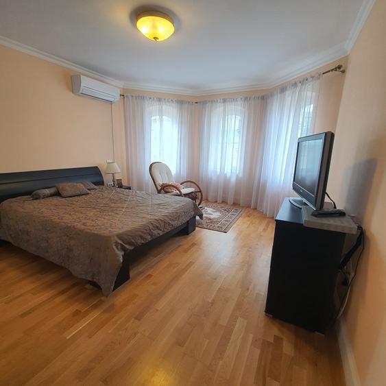 Vila Tip Duplex, 8 Camere, Teren 1100 Mp, Finisajele de Lux