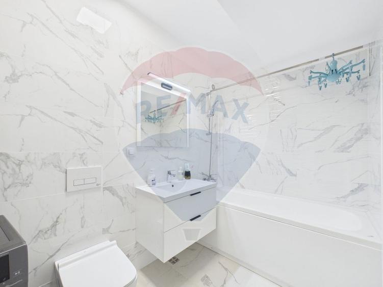 Apartament cu 3 camere de vânzare în zona Aviatiei