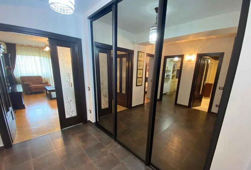 Apartament 2 Camere,Unirii,Metrou,bl.1996,et.5/9,DECOMANDAT,3 balcoane,Liber