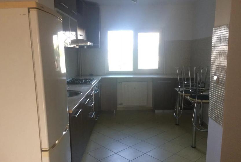 Apartament 4 camere, semidecomadnat, 89 mp, ac, balcon, metoru aproape, Pacii