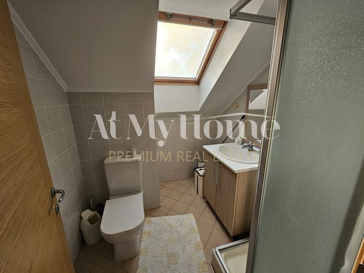 Vila de tip duplex in cartier cu teren de tenis si piscina comuna, Iancu Nicolae