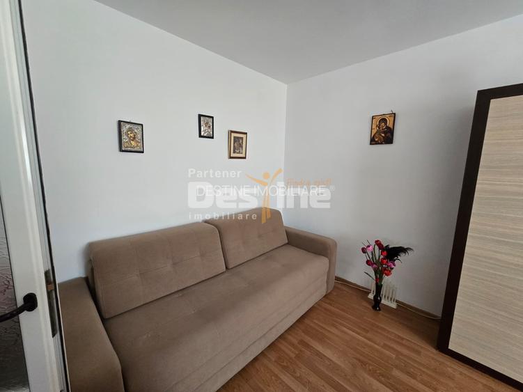 Apartament de vânzare | Zona TÂRGU CUCU | semidecomandat, 3 camere - 3