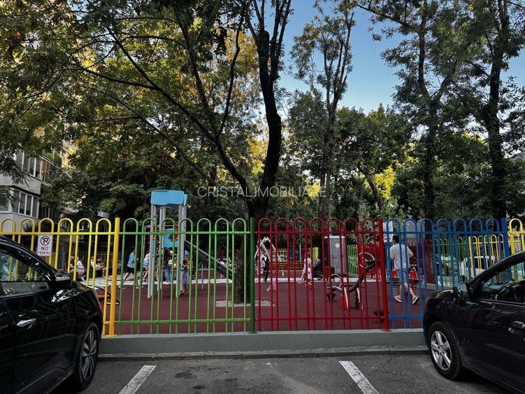 🔑 De Închiriat: 2 Camere Decomandat – Metrou Eroii Revoluției - 8