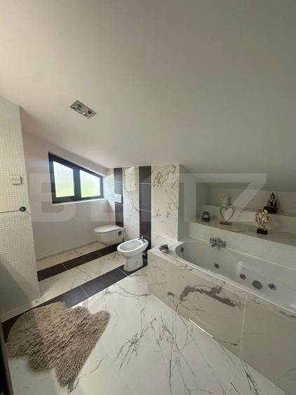 Casa individuala, cu 5 camere, 160 mp utili, zona Patrauti