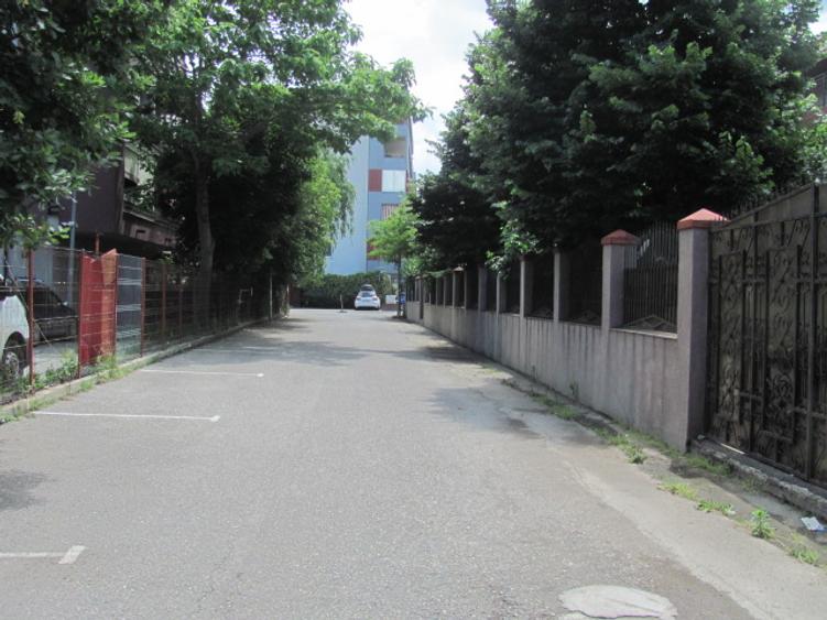 Prelungirea Ghencea - Diamantului, M 3, zona de case si blocuri