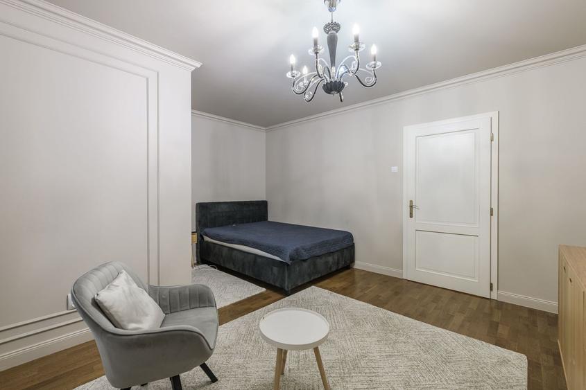 Proprietate in vila cu 2 familii, 4 camere, garaj, finisaje moderne