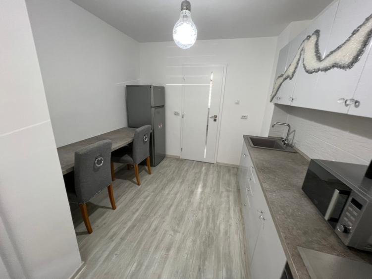 Apartament 3 camere decomandat de închiriat – Zona Terezian
