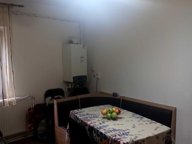 Apartament 2 camere, semidecomandat, Craiovita Noua