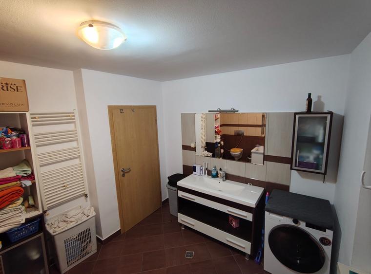 Giroc - Casa individuala cu garaj de 80 mp