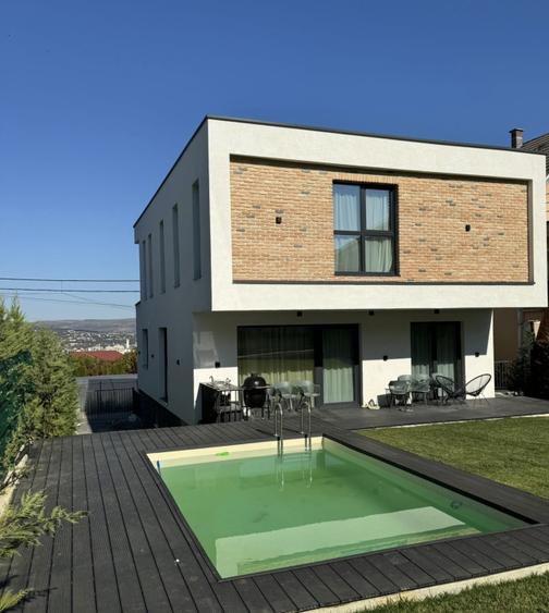 Casa individuala premium 337 mp, 5 parcari, piscina, zona Andrei Muresanu