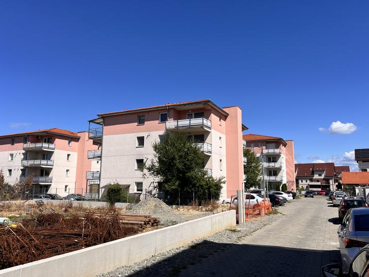 Garsoniera bloc nou str colinei zona cl poplacii et 2 lift terasa