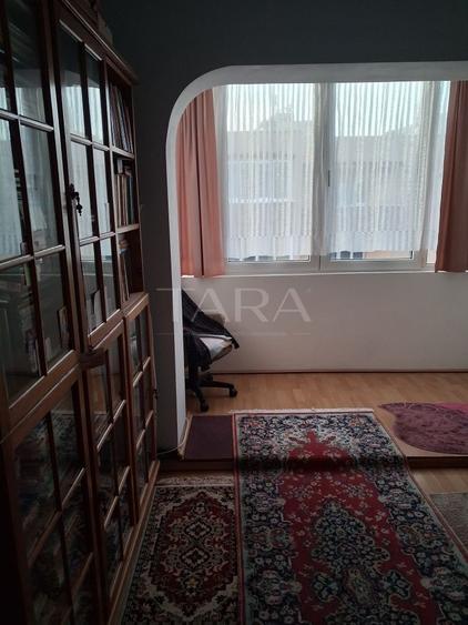 Apartament 3 camere decomandate, zona Piața Zorilor.