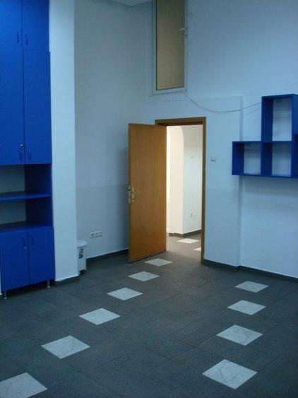 Bd.Unirii-Str.Traian-Str.Matei Basarab-Rin Hotel magazin inchiriere