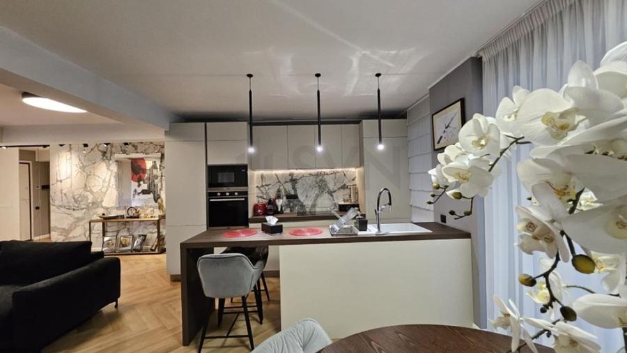 REA1029119 Apartament 4 camere de vanzare I Iancu Nicolae I Parcare