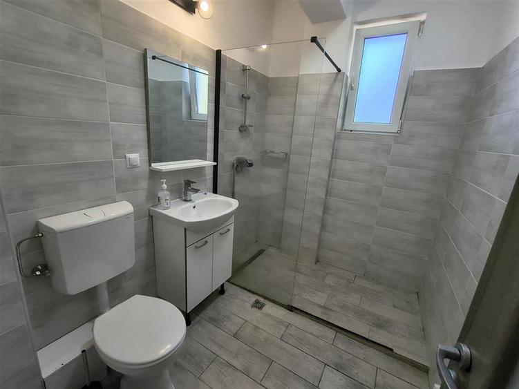 Apartament 2 camere decomandat parcare zona Turnisor