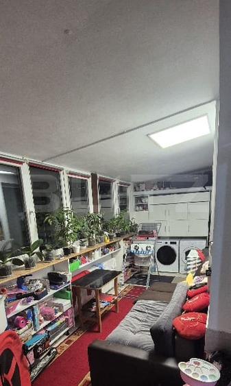 Apartament cu 3 camere, zona Porii
