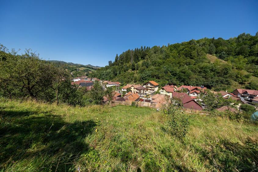 Casă la munte, gata de mutat , Poiana Mărului Brasov cu Teren minim 1.000 mp