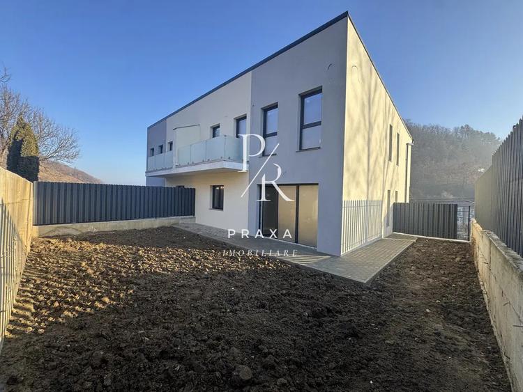 Duplex de vanzare, 350 mp curte, priveliste panoramica!