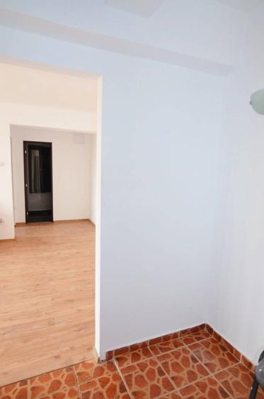 Apartament 2 camere Podu Ros, etaj intermediar, mutare imediata