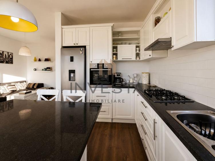Apartament cu 3 camere si 2 parcari de inchiriat in zona Europa