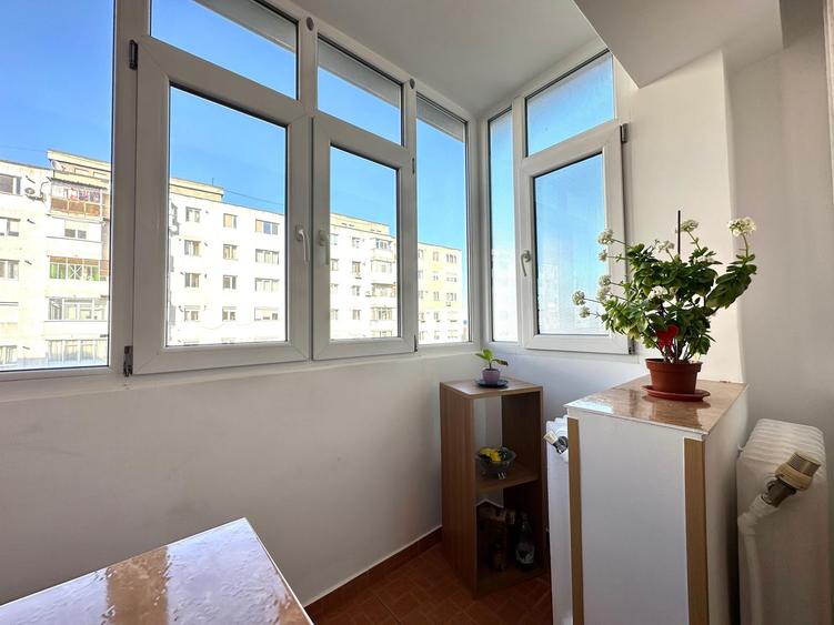 Apartament 3 camere, etaj intermediar
