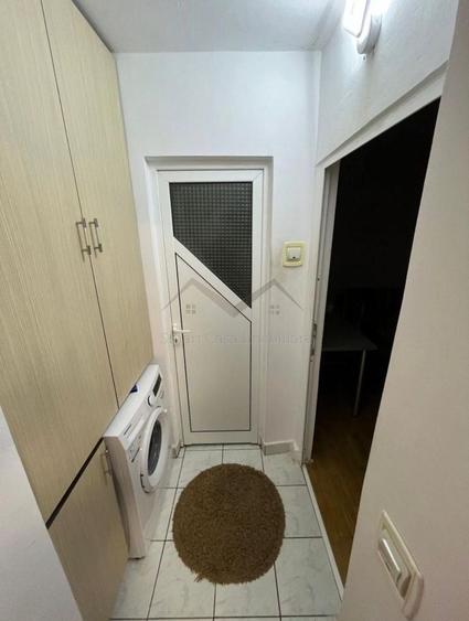 Apartament 2 camere semidecomandat