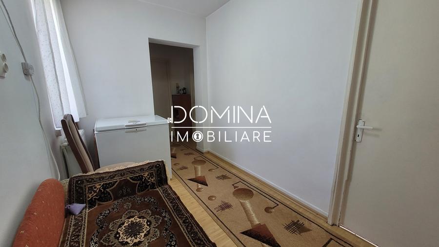 Vânzare apartament 3 camere, foarte spațios, situat în Aleea Teilor, Târgu Jiu