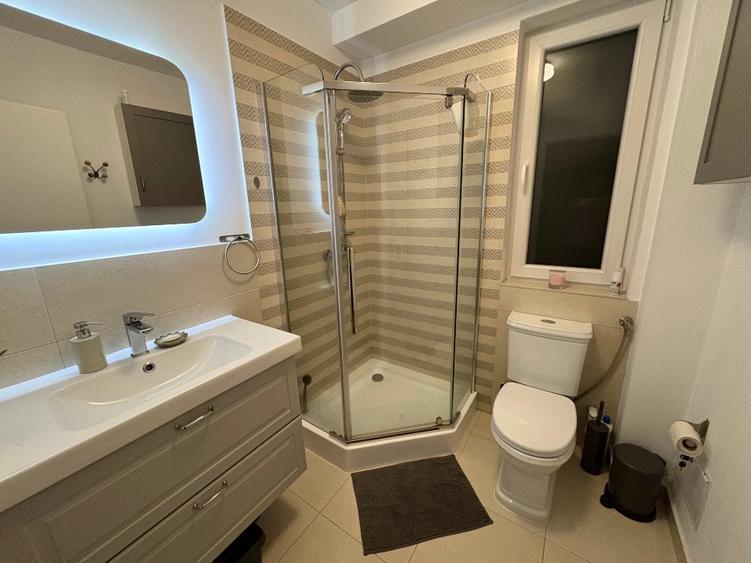 Casa insiruita, 1 unitate, finisata, 4 camere, zona Florilor, Floresti